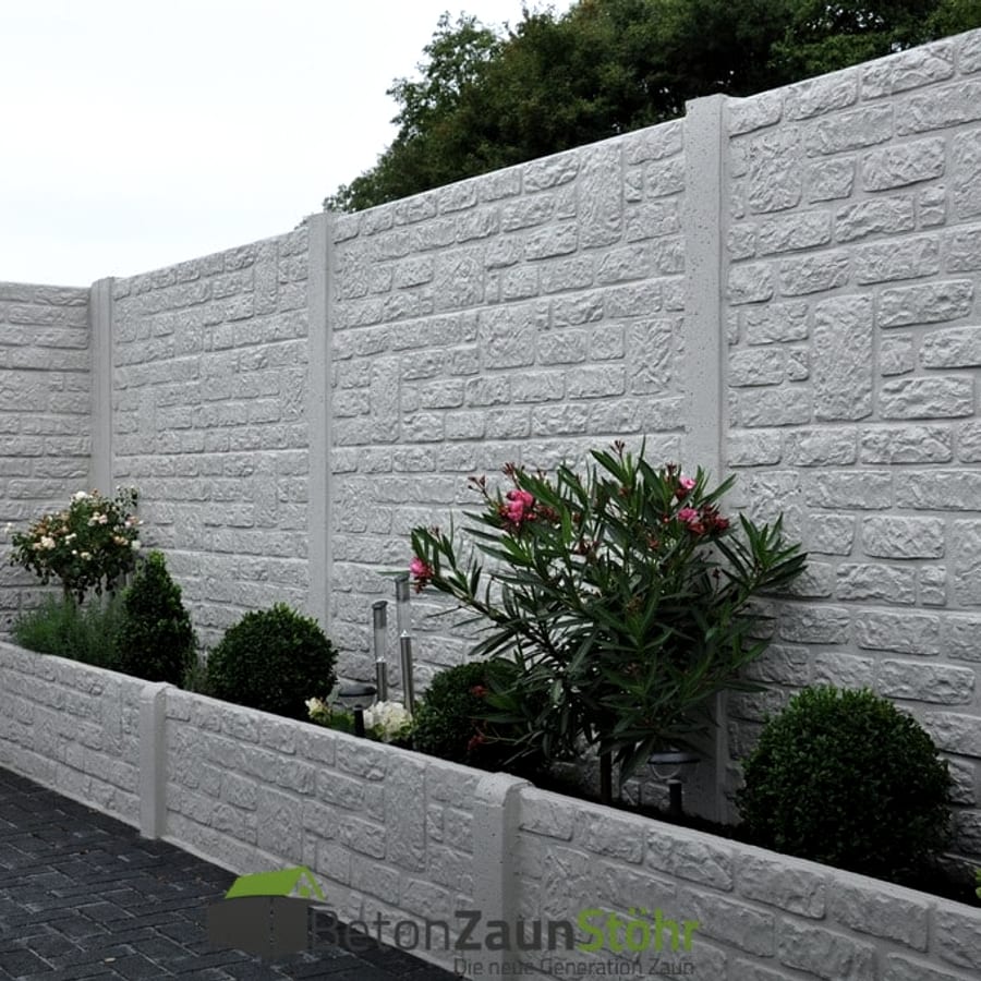 Betonzaun Rom — montiert